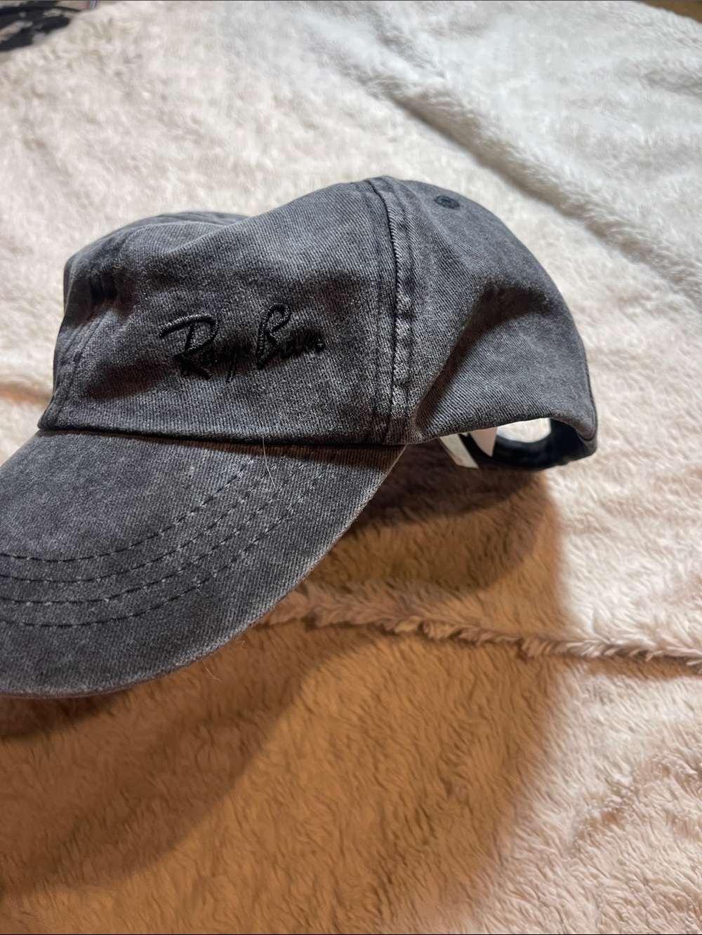 Ray-Ban hat - Picture 3 of 6